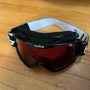 Ski goggles